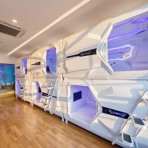 Capsule hotel Ancyra Capsule - Backpackers Paradise & Rooftop Bar